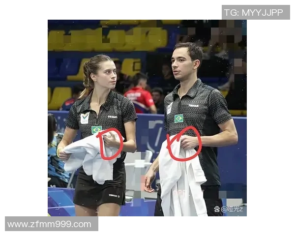 足球明星与女友甜蜜拥抱瞬间展现爱情的美好与温馨