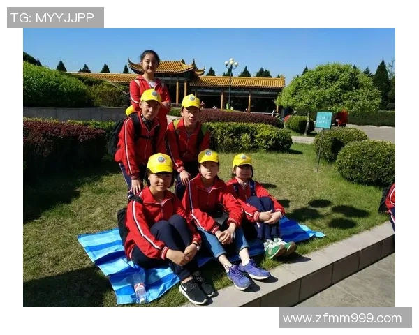 孔迩街小学足球明星闪耀校园赛场展现青春活力与团队精神